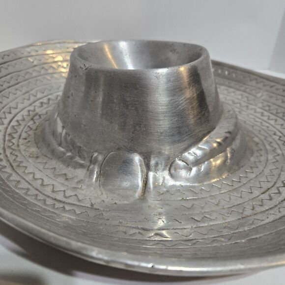Vintage Cast Aluminum Sombrero Chip and Dip Serving Bowl 11" x 12"x3" Marked 816 - Picture 3 of 6